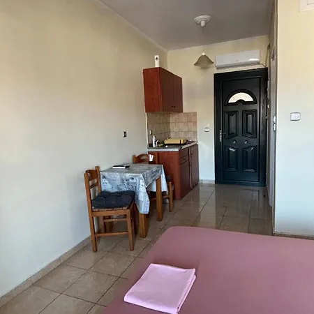 Karyatis Lixourii Ликсури